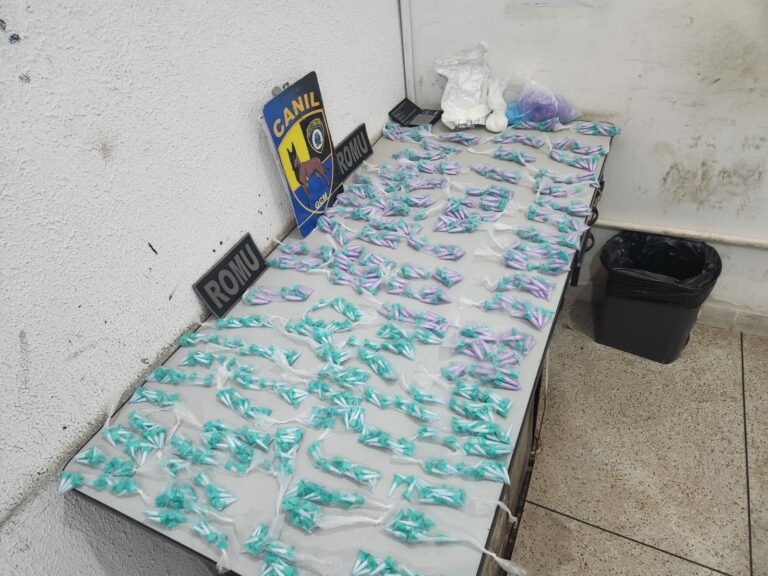 Mais de 1.2 mil pinos de cocaína são encontrados em terreno da zona Norte