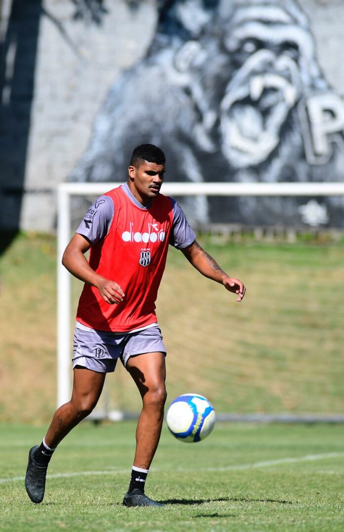 WhatsApp Image 2024-04-25 at 14.27.38 Segundo o presidente da Ponte Preta, Marco Eberlin, Jeh já está reintegrado ao elenco. Foto: Marco Ribolli/PontePress.