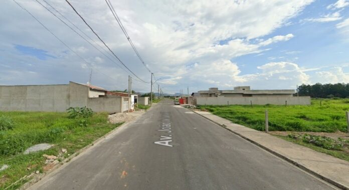 Mulher morre após escada desabar em cima dela no interior de SP