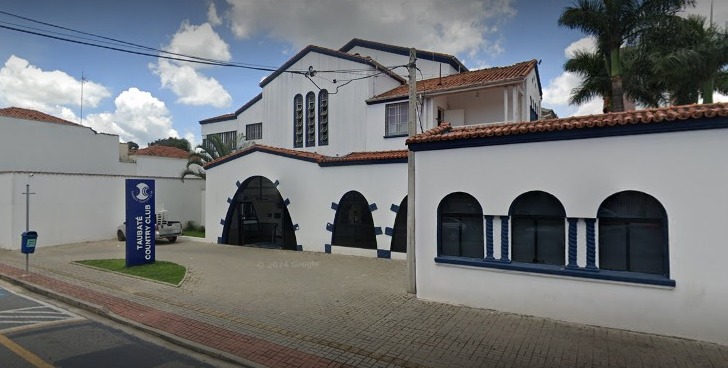 Menina de 8 anos é agarrada e beijada por homem em clube no interior de SP