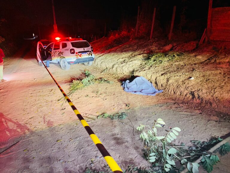 Mulher morre esfaqueada após briga de vizinhos e outra fica ferida