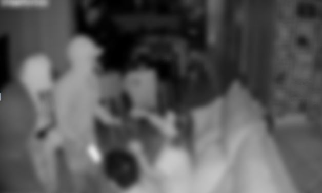 Família é feita de refém por assaltantes em São Vicente; Ladrões se preocupam com câmeras