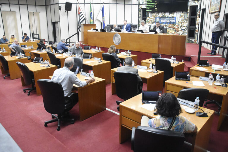 Câmara vota por veto total à divulgação de dados relativos a dengue em Ribeirão e abertura de crédito milionário para prefeitura