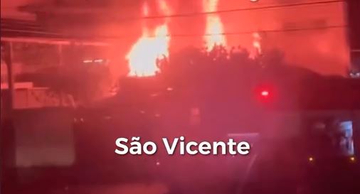 Incêndio atinge moradia de São Vicente nesta segunda-feira
