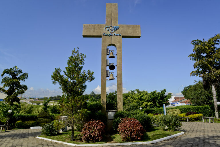 feto é encontrado em esgoto da canção nova