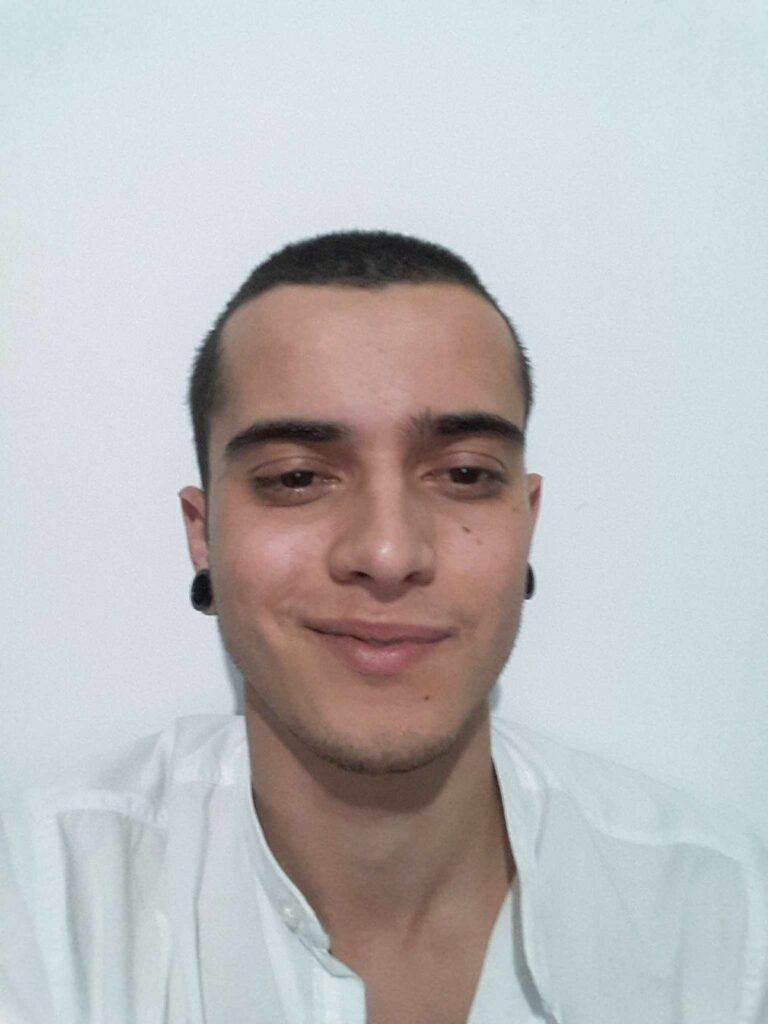 Delegado fala sobre investigações sobre morte de jovem em ônibus