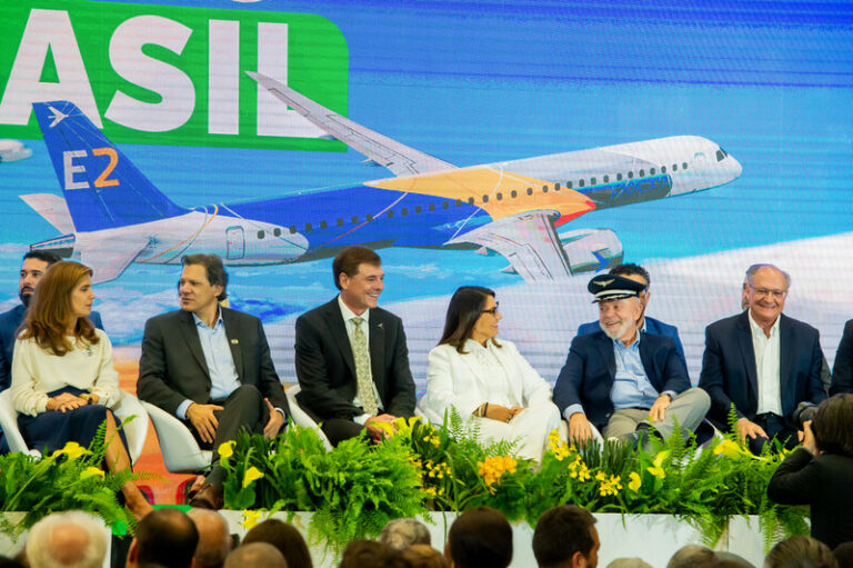 900 empregos embraer sjc