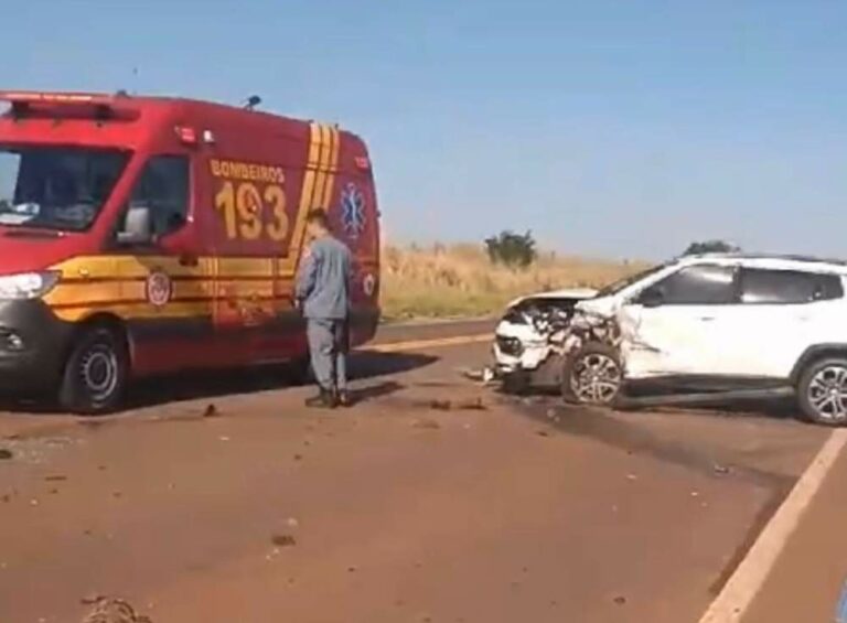 Acidente envolvendo três veículos em rodovia de Birigui deixa 3 feridos