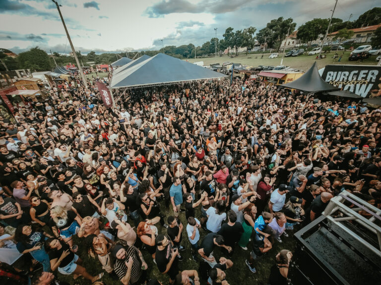 Homenagem a grandes nomes do rock é feita em Amparo