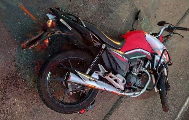 Acidente: Jovem morre e adolescente fica em estado grave após carreta arrastar moto em Cubatão