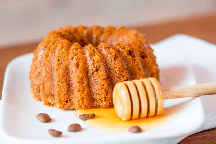 Veja como fazer um delicioso bolo de mel