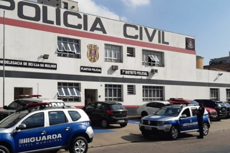 Foragido da Justiça pelo crime de estupro tenta se esconder em bar mas é capturado em Santos