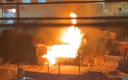 residência consumida por incêndio em campos