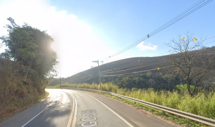 Idoso é preso por embriaguez ao volante após causar acidente na Oswaldo Cruz