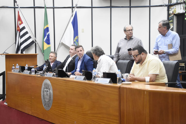 Vereadores derrubam veto a projeto que institui Dia de Combate à Tuberculose