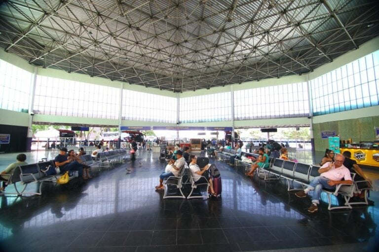 A rodoviária de São José dos Campos espera receber 17 mil passageiros neste período de feriados (Páscoa e Tiradentes), entre está quinta-feira (17) e a próxima segunda-feira (21).