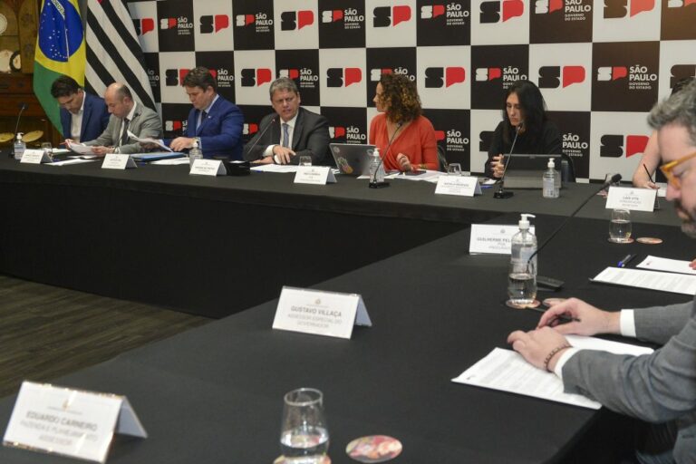 Governador de SP inclui projeto de trem entre Santos e capital em programa estadual; Aporte de R$ 15 bilhões