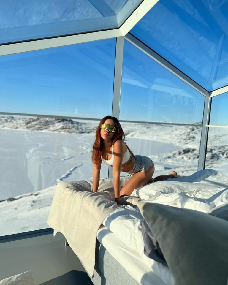 Anitta vende mansão no Rio com desconto de milhões