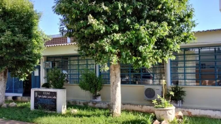 Professor é agredido por aluno após tentar separar briga em escola de Glicério