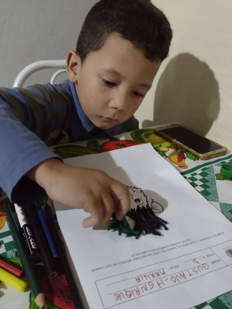 Pai e madrasta de Gustavo permanecem presos após morte por agressões