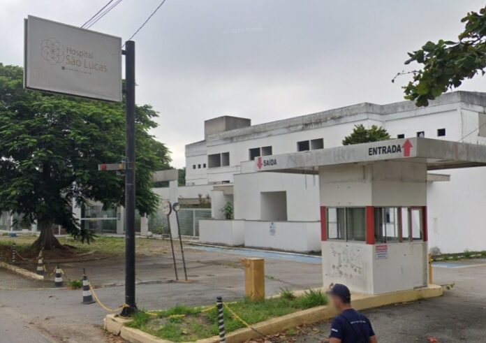 Antigo Hospital São Lucas é multado por criadouros de dengue