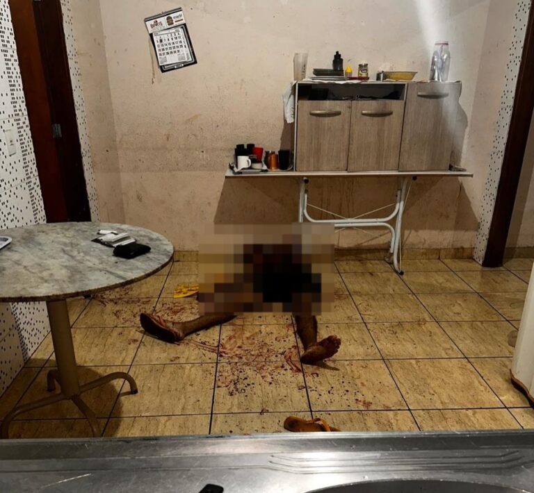 Ao ser agredido com colher, pai mata o próprio filho com facada no peito