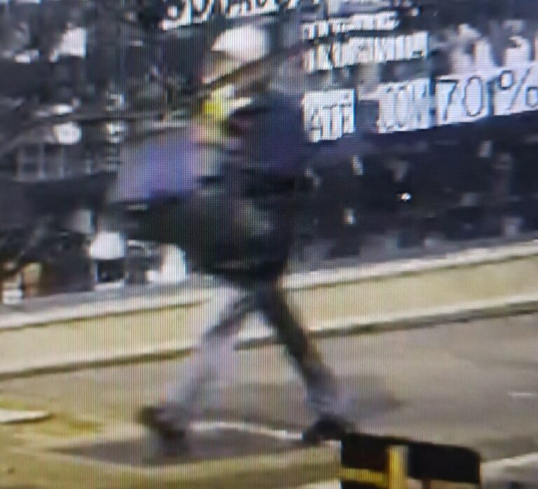 Homem é preso ao ser flagrado por câmeras durante furto de comércio