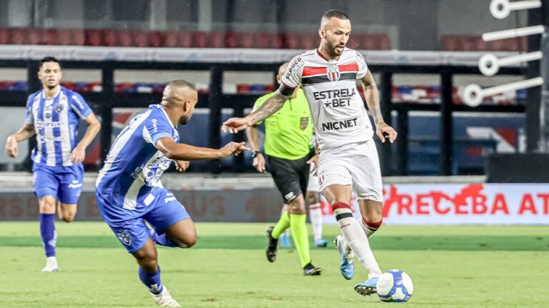 Pereira elogia comprometimento do elenco e diz que time dará a volta por cima