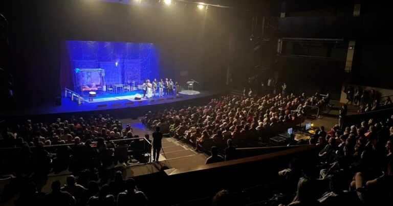 Festival Santista de Teatro abre inscrições para grupos teatrais da Baixada