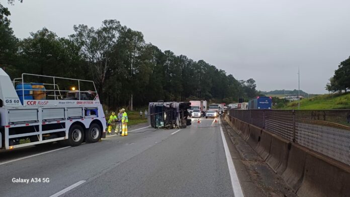 congestionamento na Dutra em cachoeira paulista