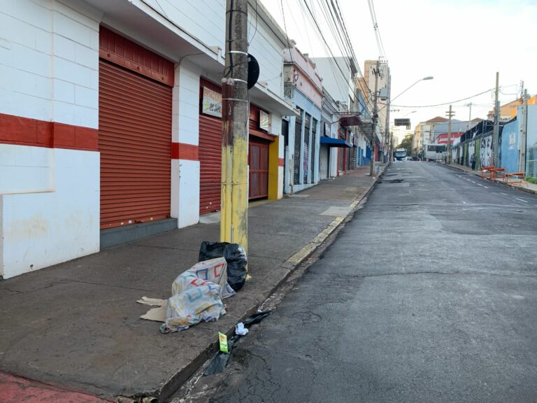 “A gente usa duas calças para dormir”: estupro, violência e medo acompanham a rotina de uma pessoa em situação de rua