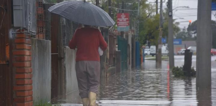 Porto Alegre volta a ter chuva forte nesta sexta-feira