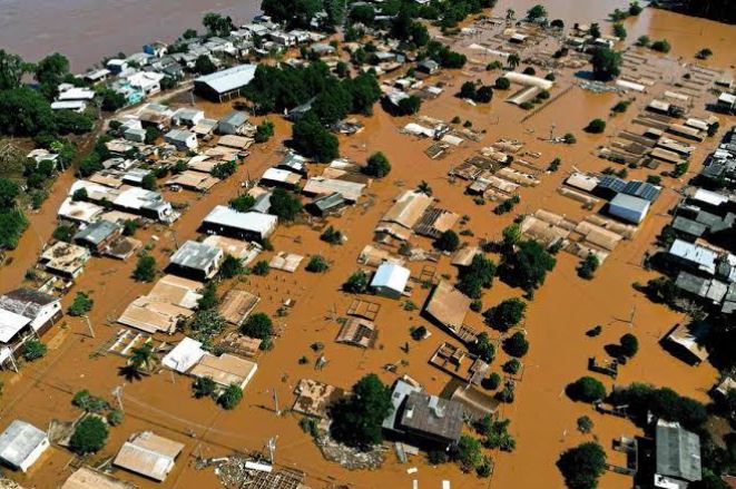 Nível do Guaíba volta a subir e há pontos de alagamentos em Porto Alegre