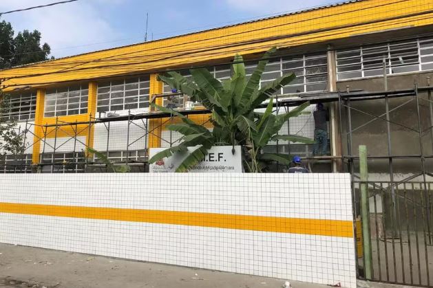 Bullying e gordofobia: Menino de 11 anos tem cabeça batida na parede dentro da sala de aula em São Vicente