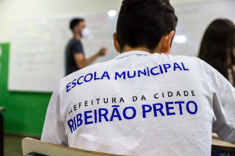 Educação contrata serviços de apoio pedagógico para alunos com deficiência intelectual