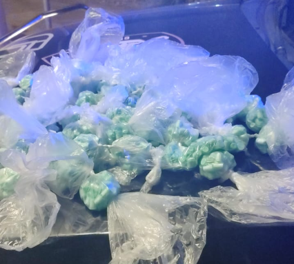 Distribuidor do tráfico é preso em flagrante com grande quantidade de drogas