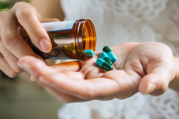 Automedicação dificulta o diagnóstico de doenças mais graves, revela especialista