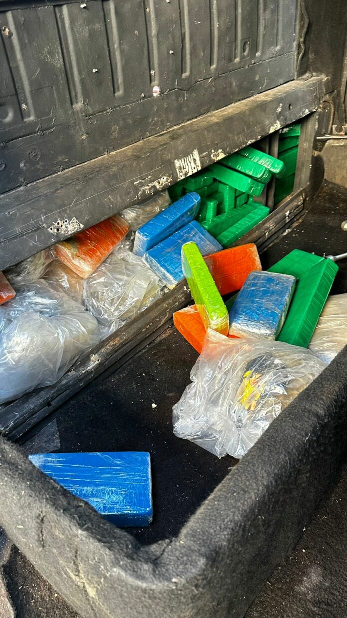 Os entorpecentes estavam escondidos em um compartimento secreto de uma Kombi na rodovia Santos Dumont em Indaiatuba.