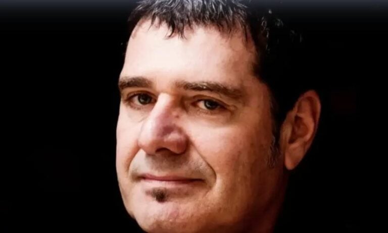 Cineasta Toni Venturi morre afogado em praia do litoral de SP