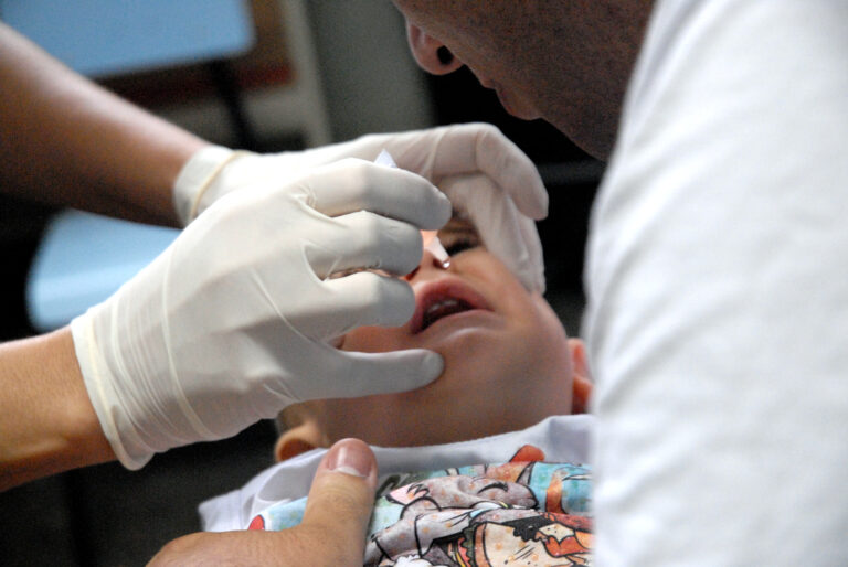 Cidades da Baixada Santista iniciam campanha de vacinação contra poliomielite; Veja onde levar as crianças