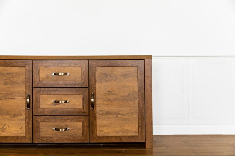 Como proteger os móveis de madeira e manter sua durabilidade