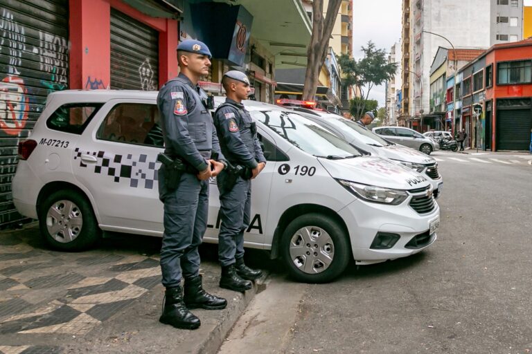 PM destrói mais de 170 máquinas caça-níquel e detém 60 pessoas