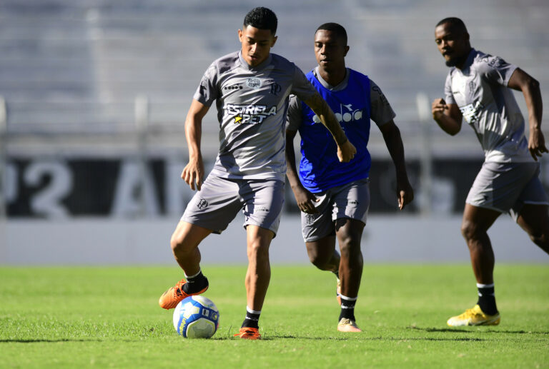 STJD absolve Dodô da Ponte Preta, que está livre para o Duelo contra o Ceará. Foto: Marcos Ribolli/ Ponte Press