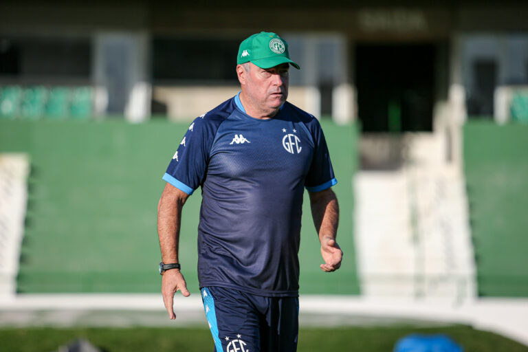 Guarani oficializa Pintado como novo treinador