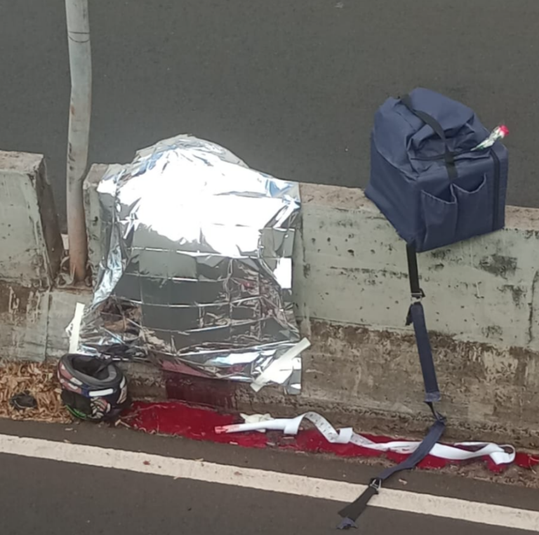 Motociclista de 20 anos morre após colidir contra mureta em túnel da Av. Meira Júnior