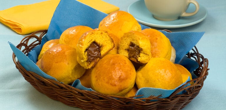 Saiba fazer um ótimo pão de cenoura com chocolate