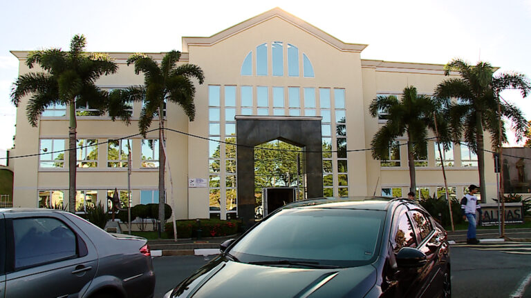 Adolescente morto a tiros após sair para vender bicicleta é velado neste domingo