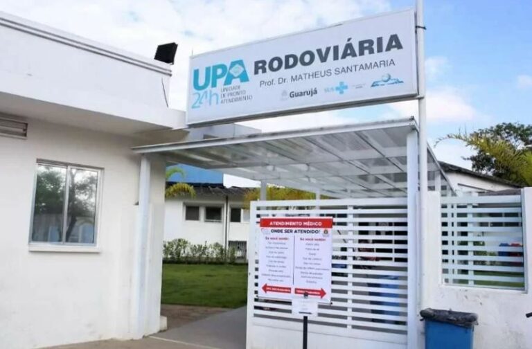 Idoso escorrega de penhasco ao colher coquinhos e é resgatado por helicóptero da PM