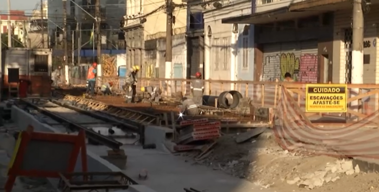 Fim das obras da 2ª fase do VLT de Santos está prevista para julho; População comenta expectativa