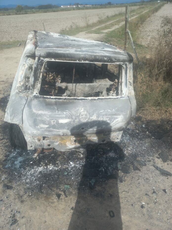 Motorista de aplicativo é encontrado carbonizado dentro de carro no interior de SP